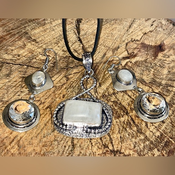 Rainbow Moonstone Pendant & Earrings Set - Picture 11 of 14